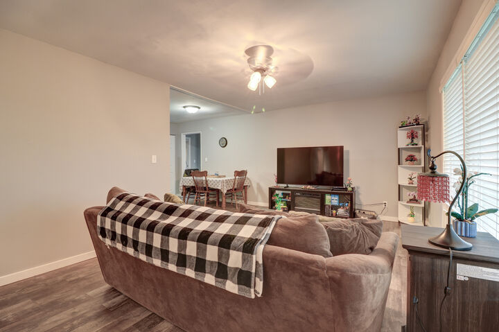 Property Photo:  807 W 18th Street  IL 61081