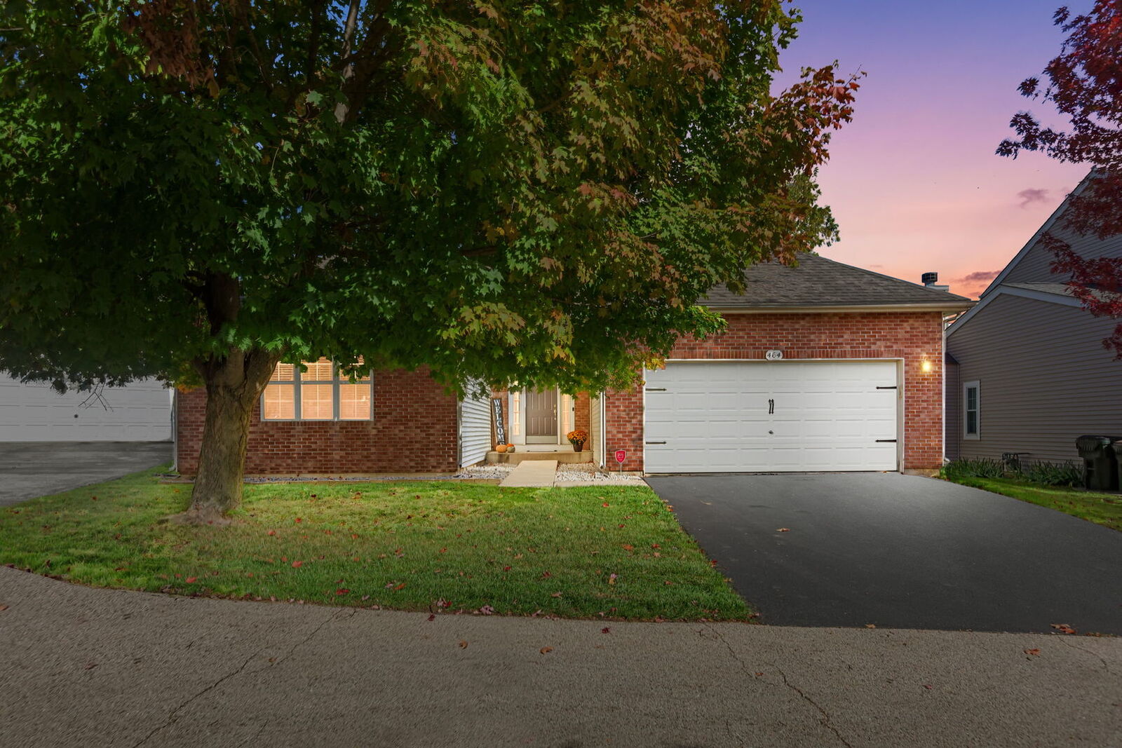 Property Photo:  464 N Crooked Lake Lane  IL 60046 
