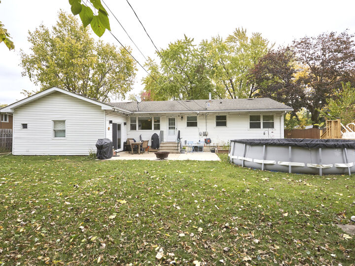 Property Photo:  782 Redwood Drive  IL 60506 