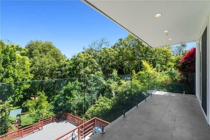 Property Photo:  7670 Woodrow Wilson  CA 90046 