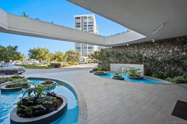 Property Photo:  1750 Avenida Del Mundo 504  CA 92118
