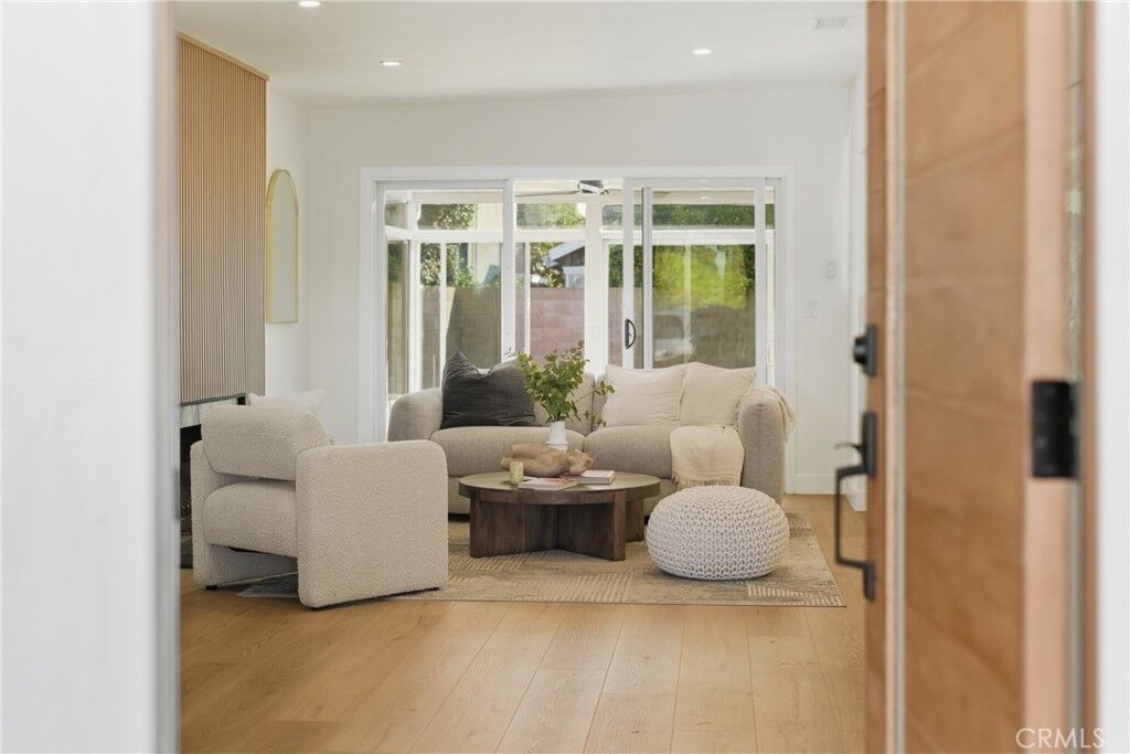 Property Photo: 5116 E Wardlow Road CA 90808