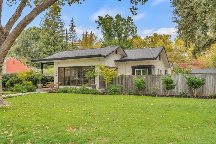 Property Photo:  849 8th Avenue  CA 95818