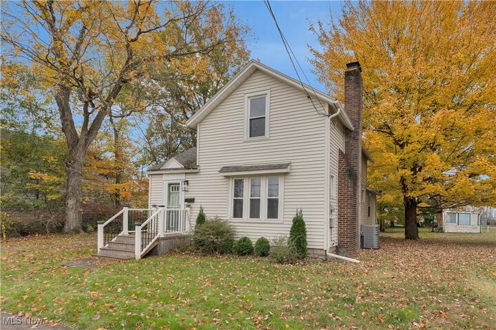 Property Photo:  217 W 3rd Street  OH 44446