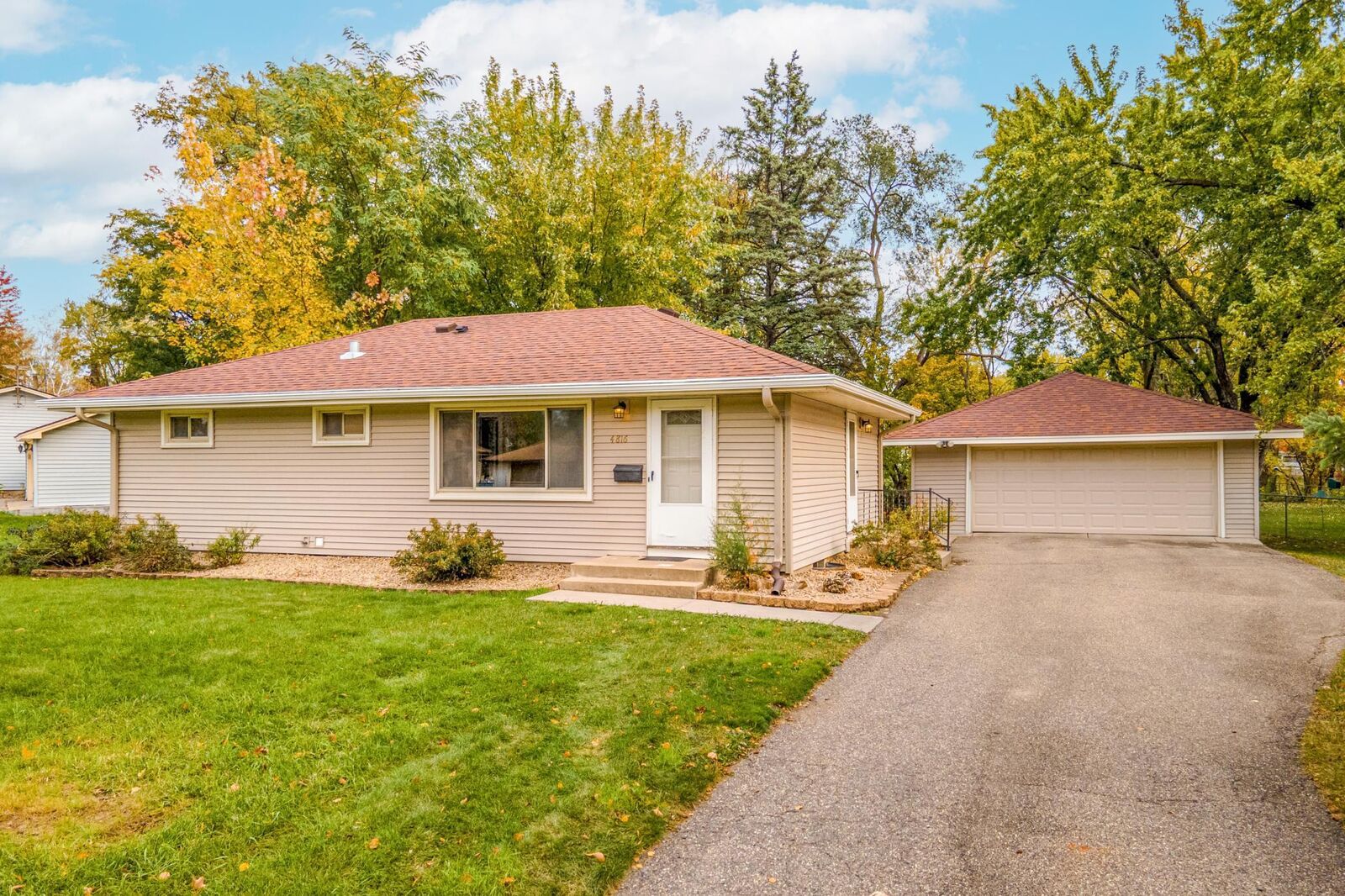 Property Photo: 4816 Oxborough Lane MN 55437