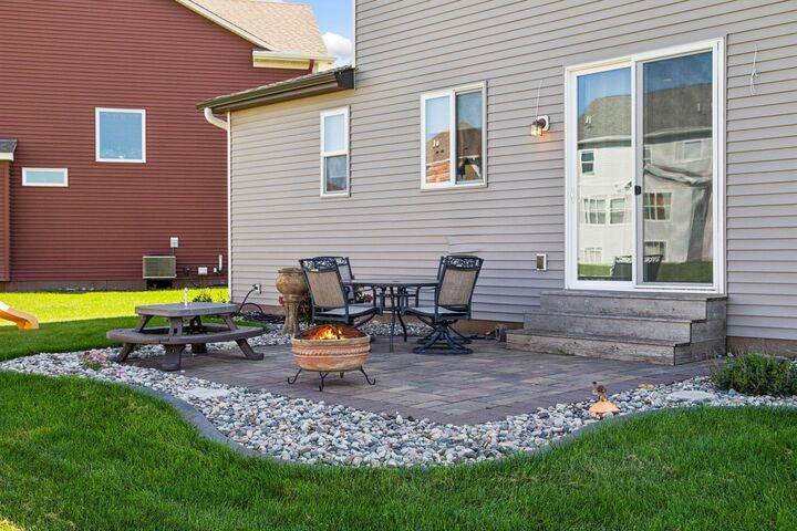 Property Photo: 1704 Pebblestone Road MN 55315