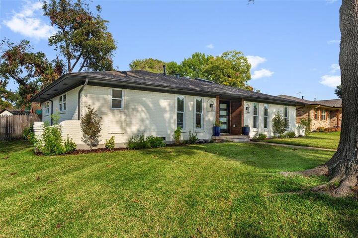 Property Photo:  5611 Hillcroft Street  TX 75227