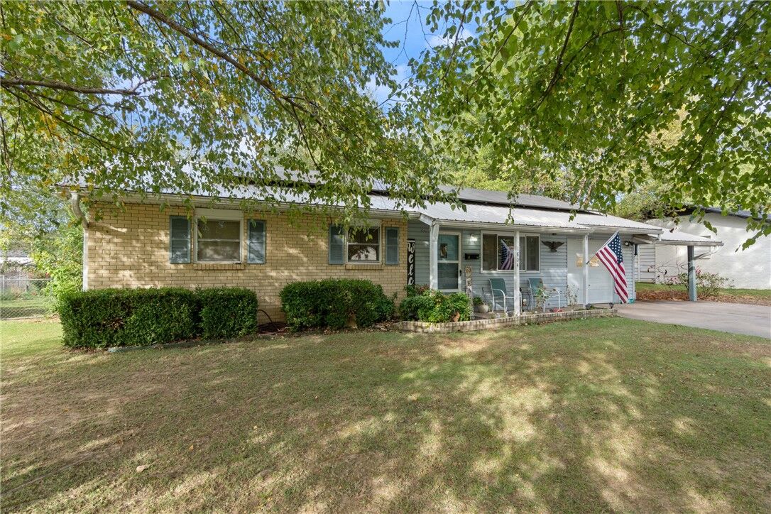 Property Photo: 1804 Shelby Avenue AR 72762