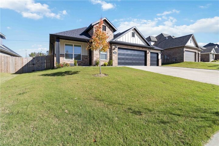 Property Photo:  5504 SW Tea Olive Lane  AR 72713