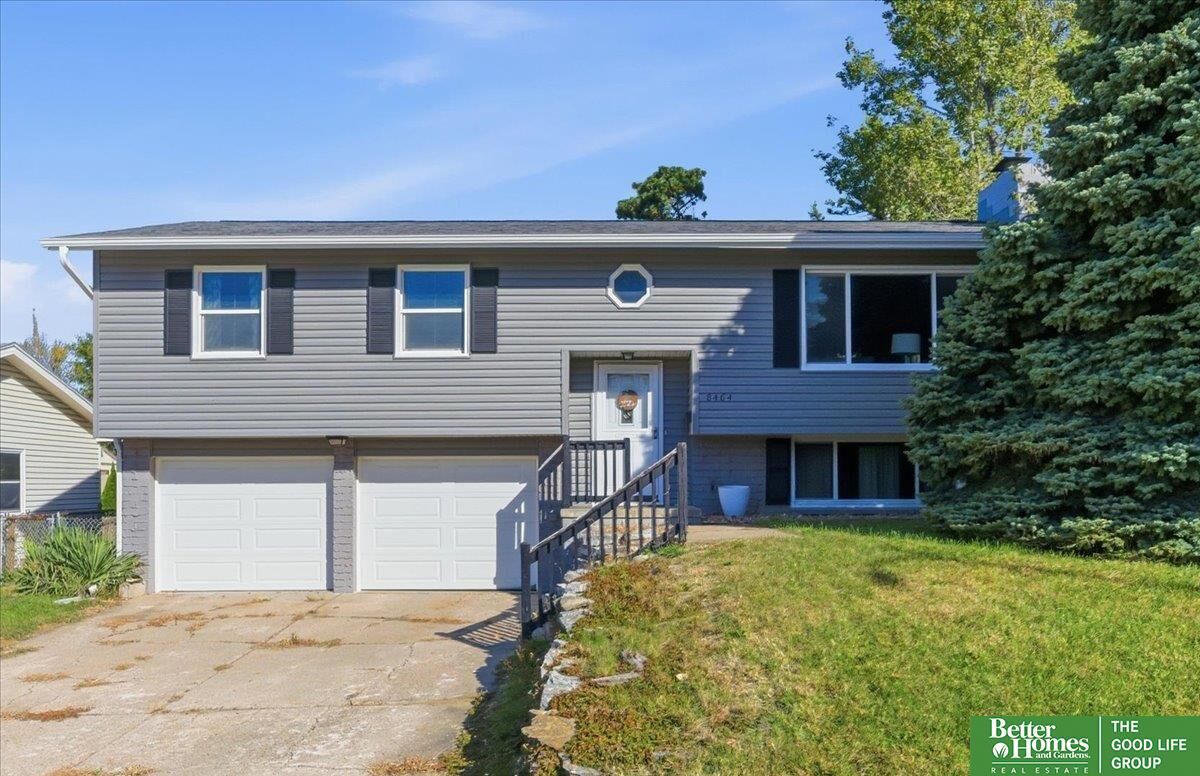 Property Photo: 8464 Orchard Avenue NE 68127