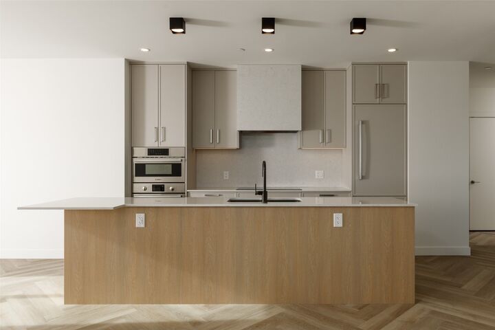 3340 Lakeshore Road 511  Kelowna BC V1W 0H6 photo