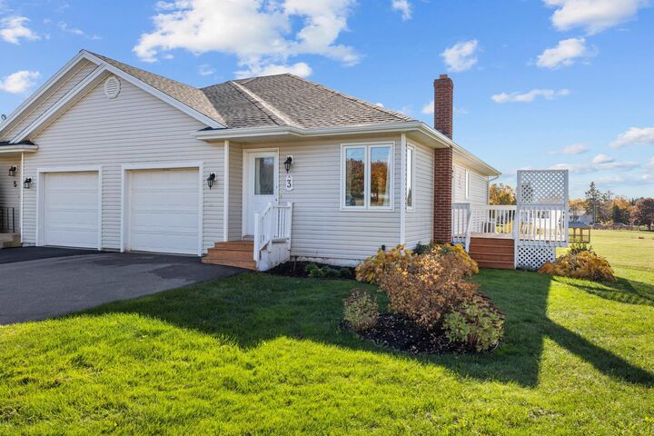 3 Krista Lane  Cornwall PE C0A 1H0 photo