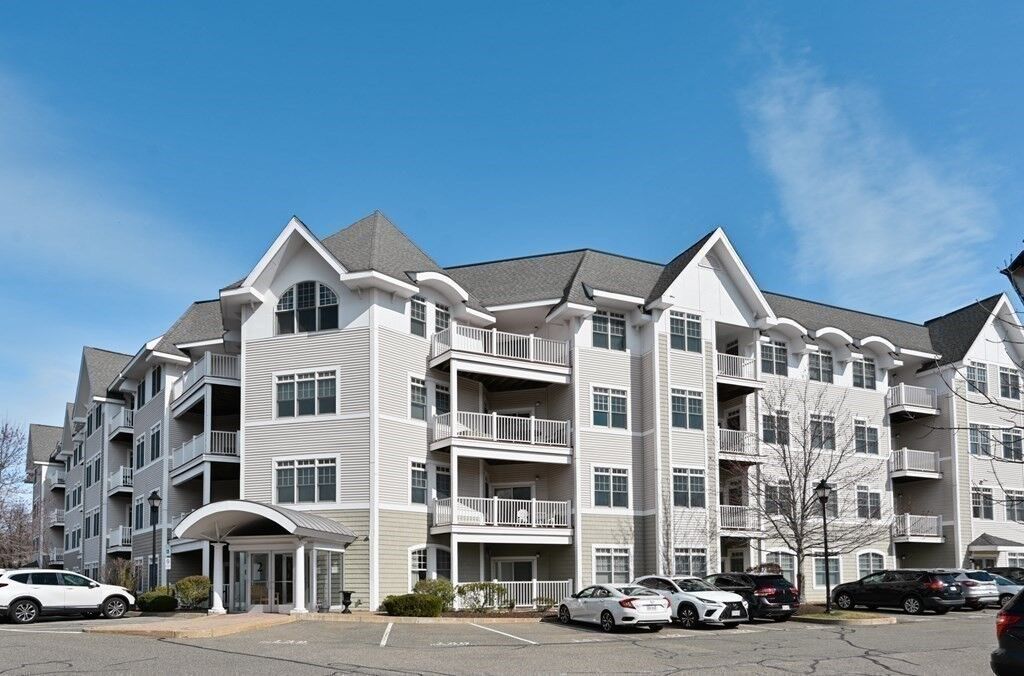 Property Photo:  614 Pond St 1415  MA 02184