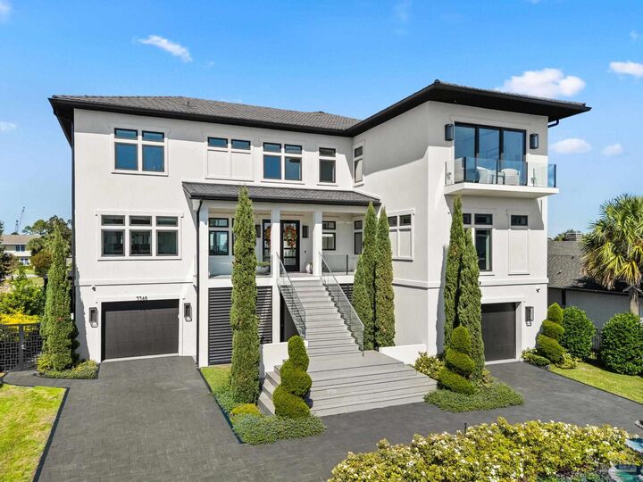 Property Photo:  3348 Edgewater Dr  FL 32563