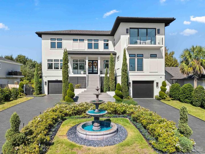 Property Photo: 3348 Edgewater Dr FL 32563