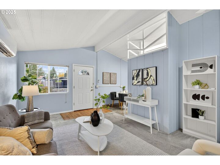 Property Photo:  14510 SE Stephens St  OR 97233