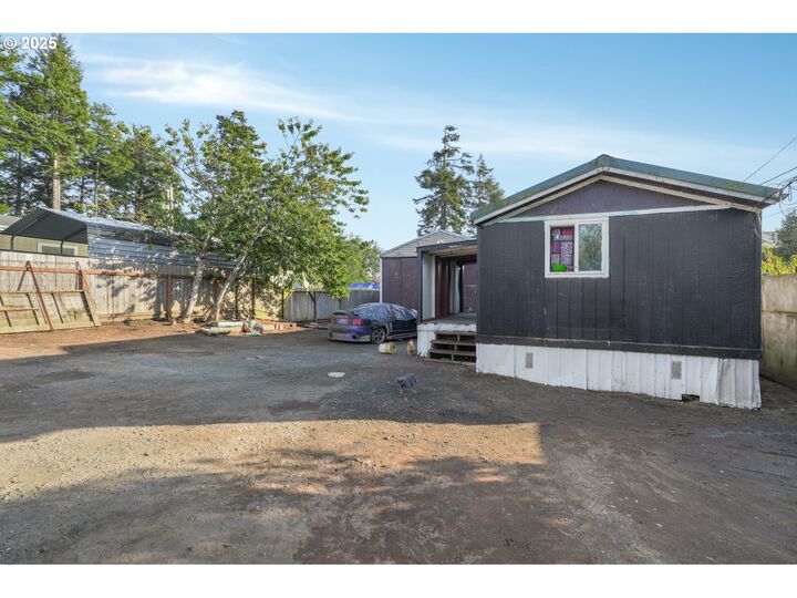 Property Photo:  90842 Hollywood Ln  OR 97420