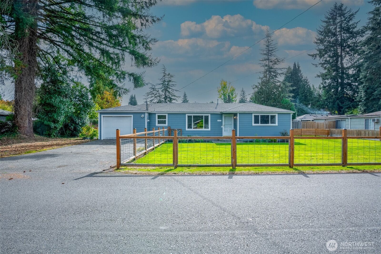 Property Photo:  4537  14th Way SE  WA 98503 