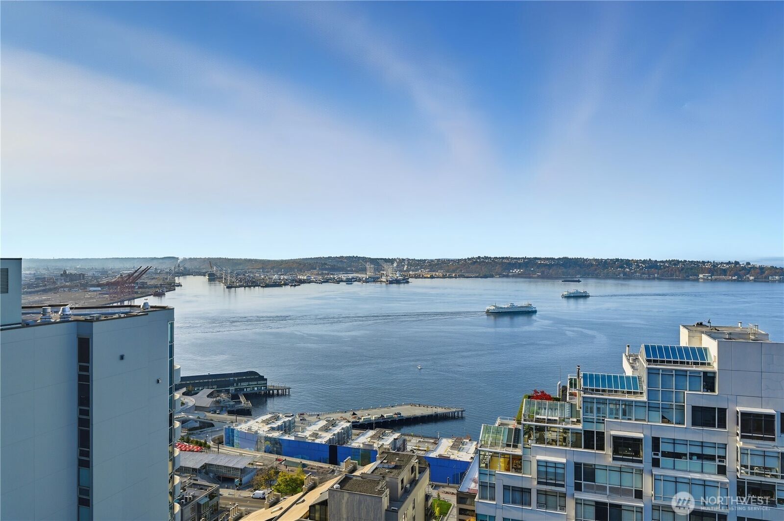 Property Photo:  2033  2nd Avenue 805  WA 98121