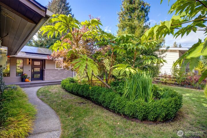 Property Photo:  20011  Palatine Avenue N  WA 98133
