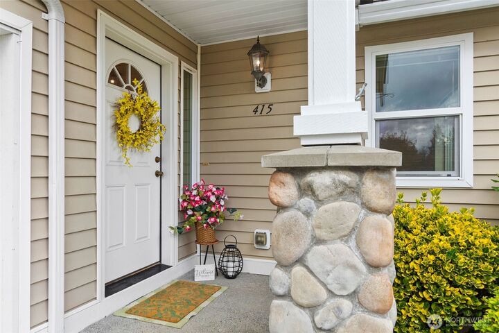 Property Photo:  415  Yauger Way NW  WA 98502 
