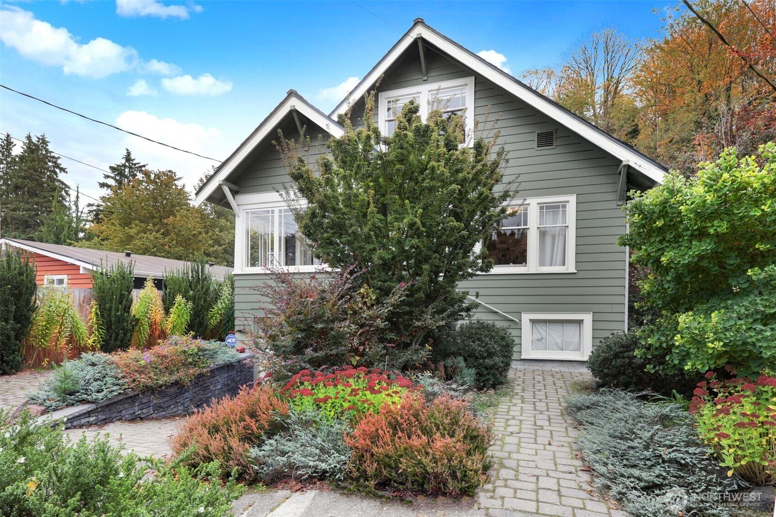 Property Photo: 1047 S Donovan Street WA 98108