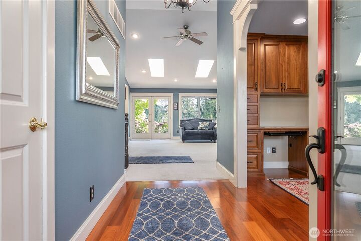 Property Photo:  804 S Park Court  WA 98264