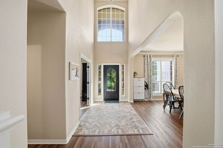 Property Photo: 711 Midway Crest TX 78258