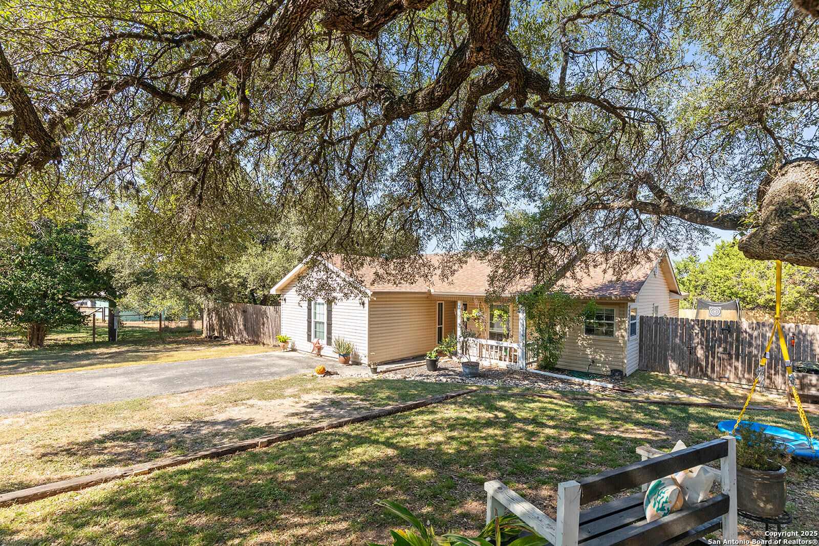 Property Photo: 204 Lake Park Loop TX 78133