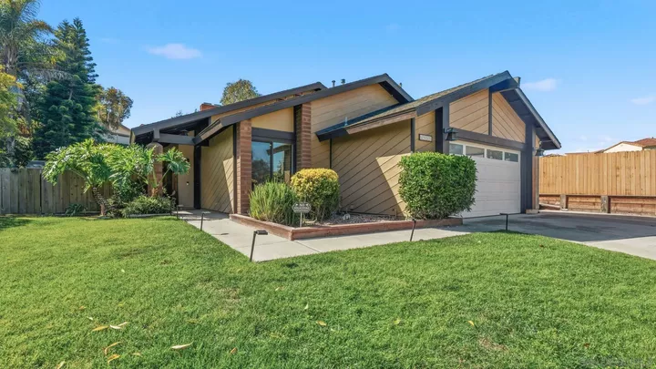 Property Photo:  3531 Starboard Circle  CA 92054 