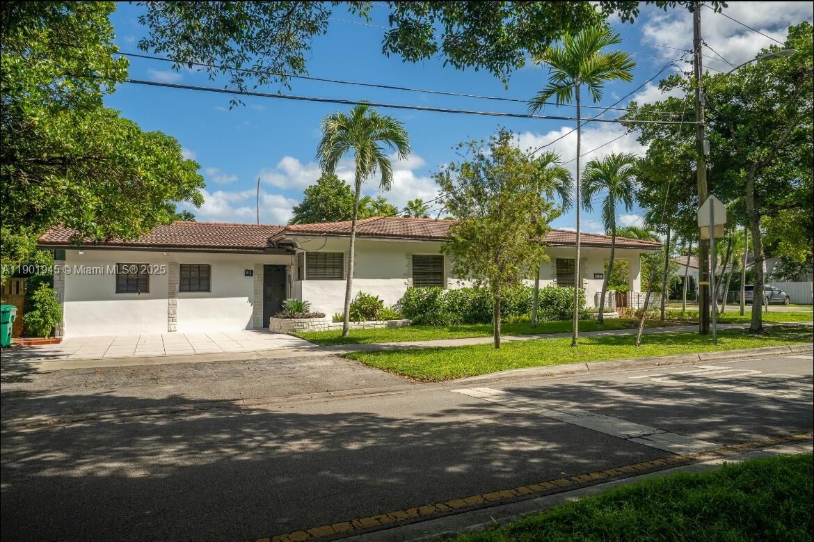 Property Photo:  2121 SW 13th Ave Studio  FL 33145