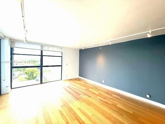 Property Photo: 20355 NE 34th Ct 628 FL 33180