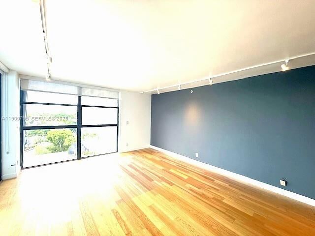 Property Photo:  20355 NE 34th Ct 628  FL 33180 