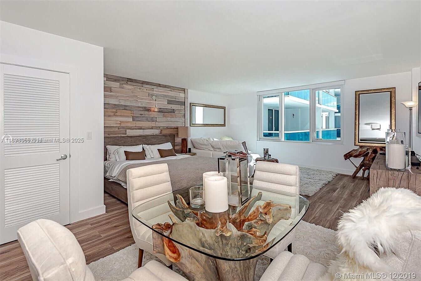 Property Photo:  2301 Collins Ave 843  FL 33139