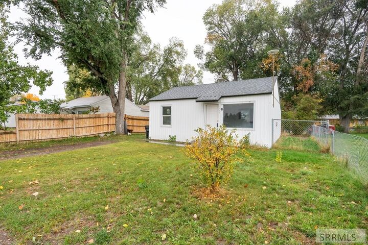 Property Photo:  1455 Jefferson Avenue  ID 83402