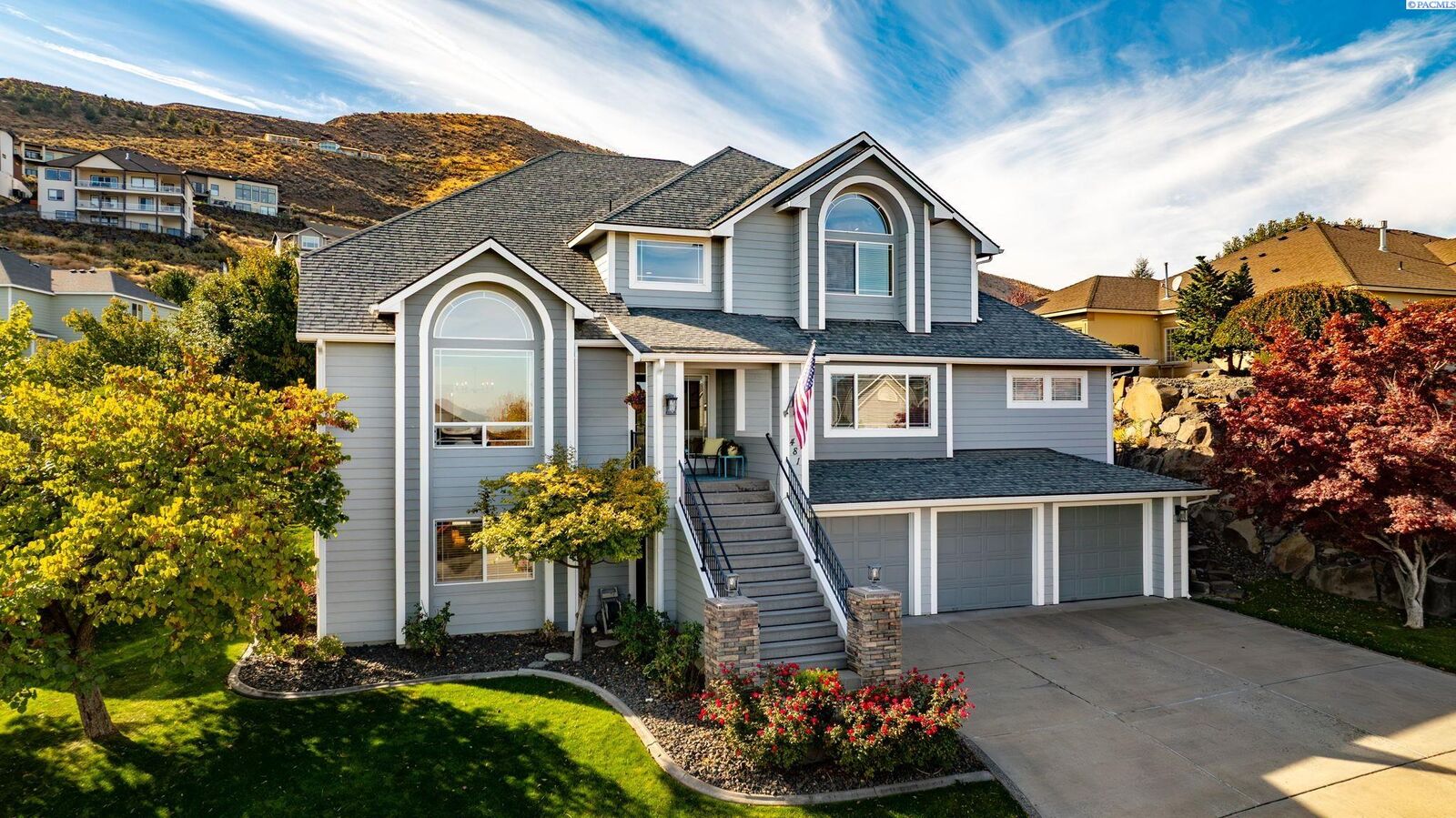 Property Photo: 481 Clermont Drive WA 99352