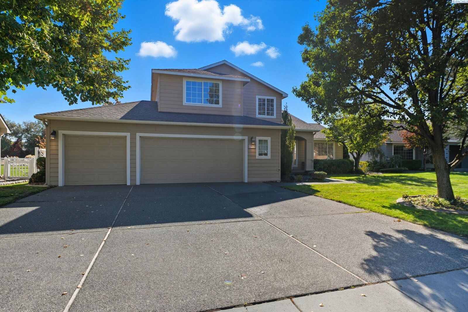 Property Photo:  2965 Sonoran Dr  WA 99354