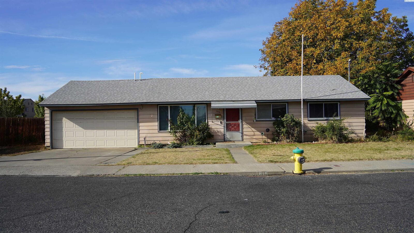 Property Photo:  615 S 14th  St  WA 98944