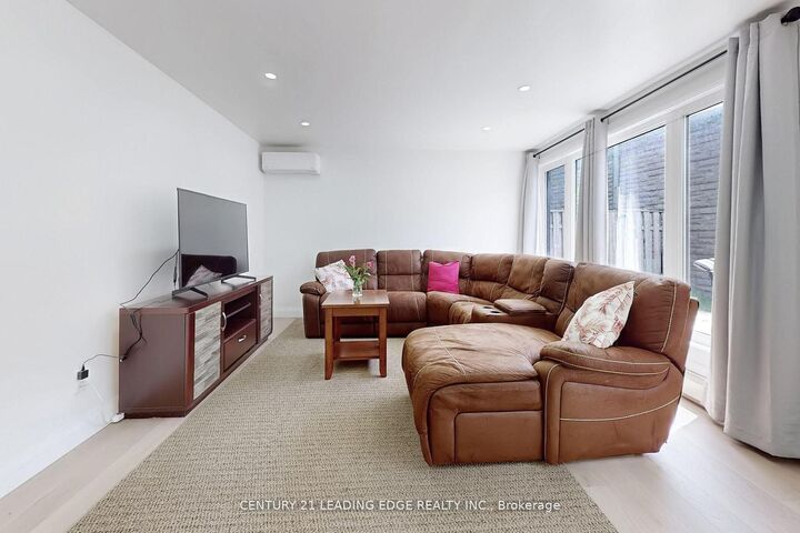 Property Photo:  20 Bypass Court  ON M1T 1L1