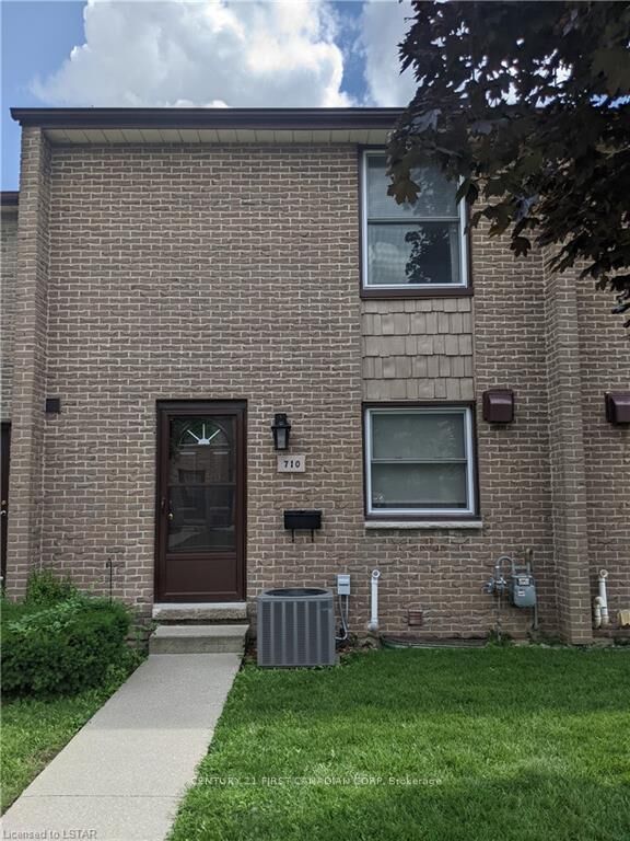 Property Photo:  710 Wonderland Road S  ON N6K 1L8