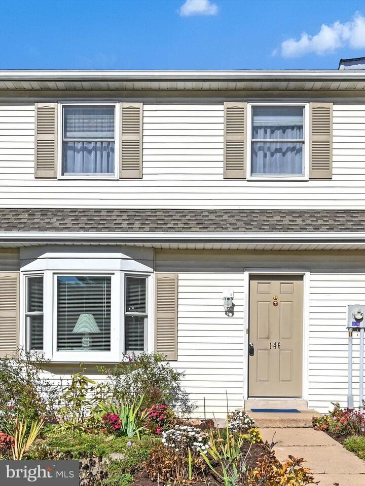 Property Photo:  146 Gregg Circle  PA 17522