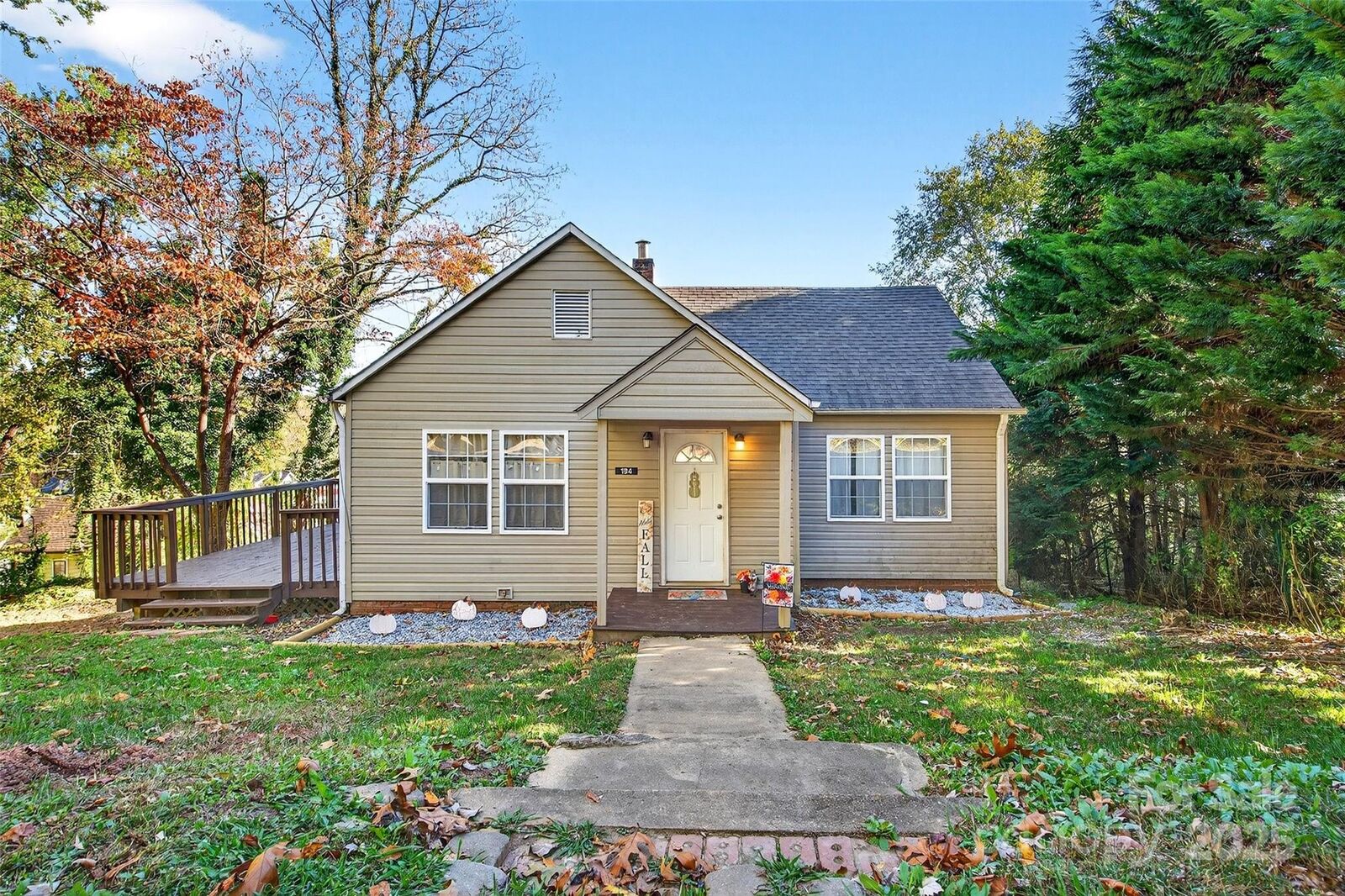 Property Photo: 194 Maple Street NC 28762