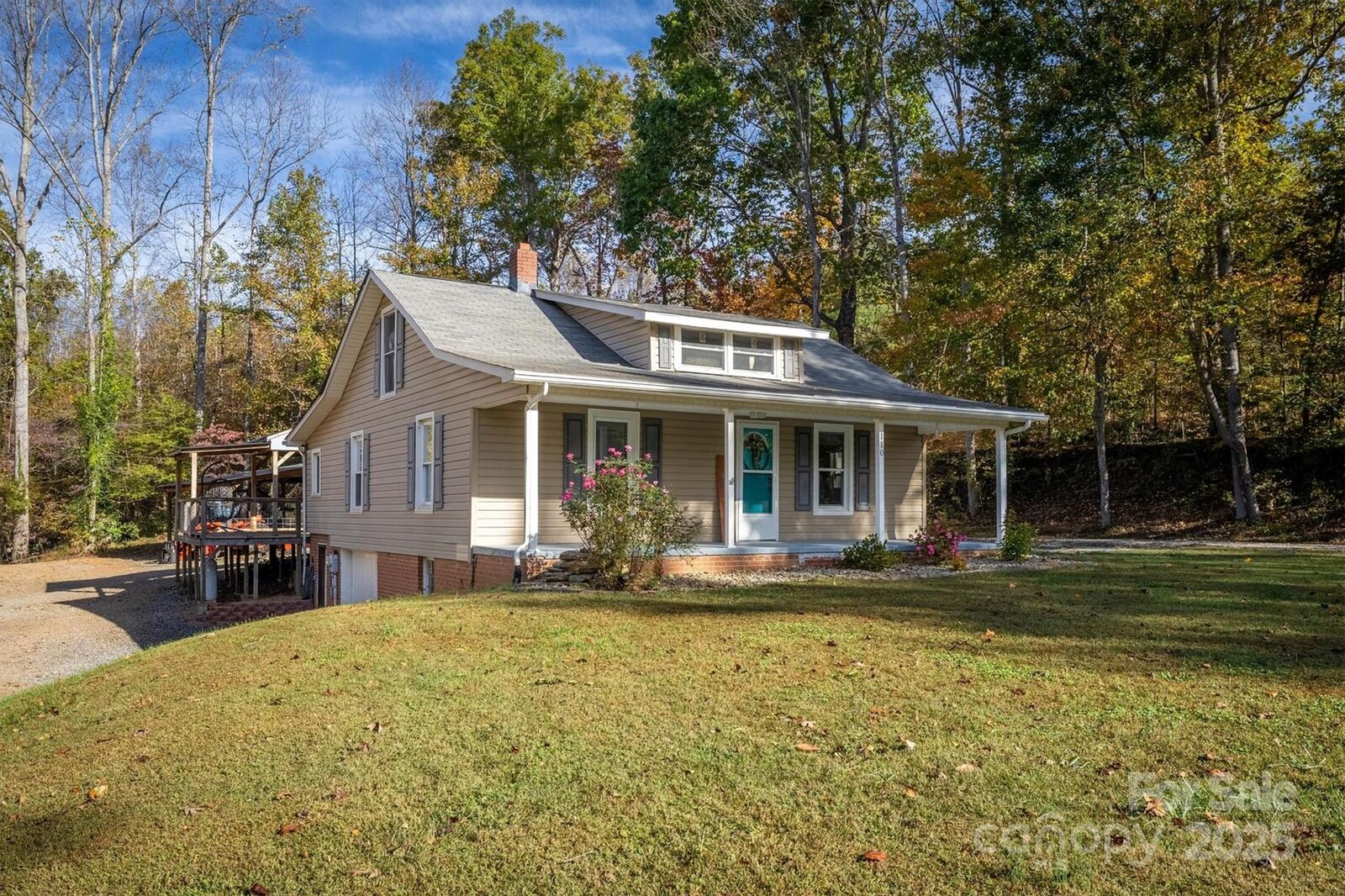 Property Photo: 110 Topaz Avenue NC 28655