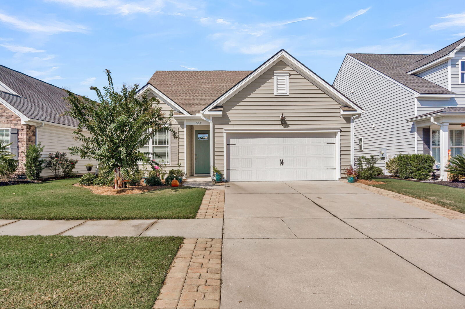 Property Photo: 307 Fish Creek Court SC 29486