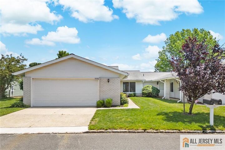 442 Dahlia Plaza 442A  Monroe NJ 08831 photo