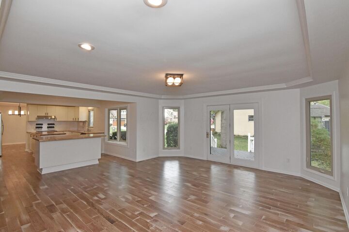 990 Venetian Way  Columbus OH 43230 photo