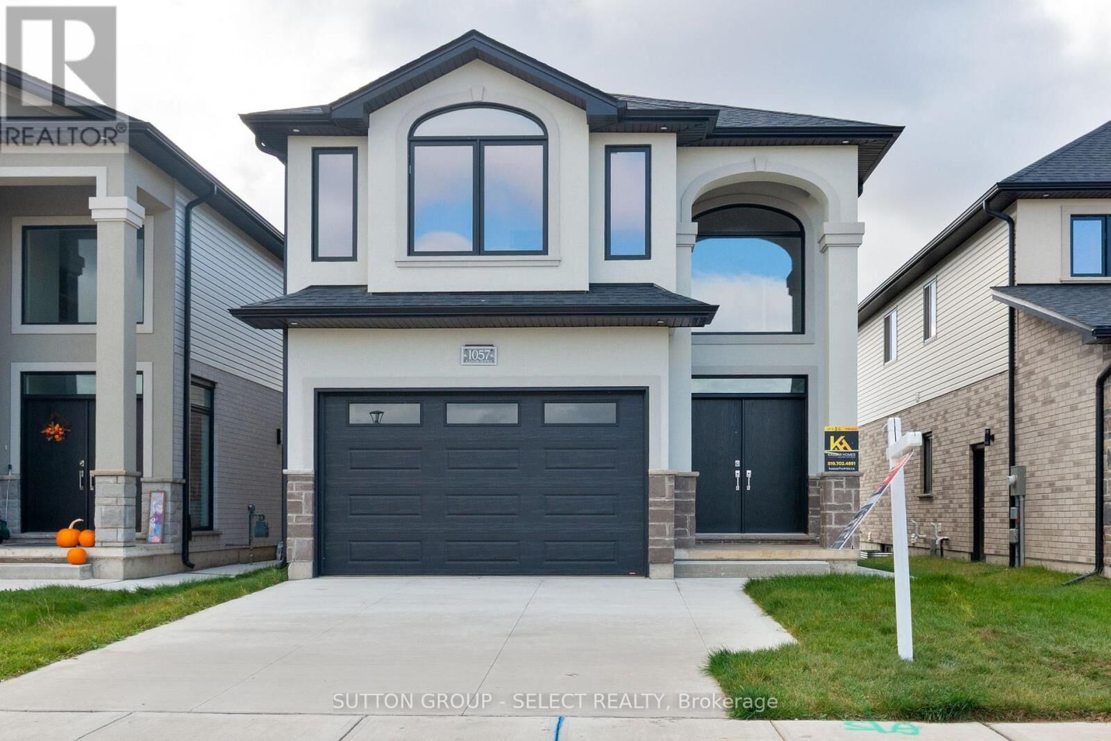 Property Photo:  1057 Karenana Road Lower  ON N6M 0K2 