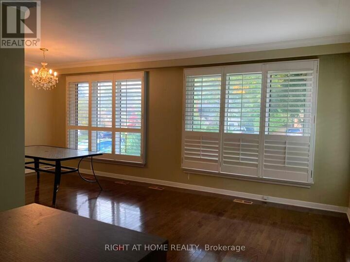 Property Photo:  23 Fenelon Drive  ON M3A 3K2 