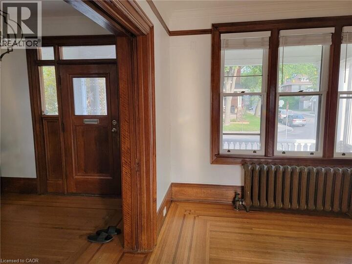 Property Photo:  43 Barnesdale Avenue South  ON L8M 2V3 