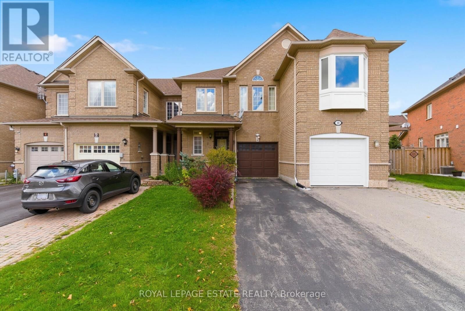 Property Photo: 8 Venture Avenue ON L4S 2P2